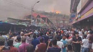 রাজধানীর নিউ সুপার মার্কেট ভবনে আগুন, নিয়ন্ত্রণে কাজ করছে ফায়ার সার্ভিসের ৩০টি ইউনিট 3 রাজধানীর নিউ সুপার মার্কেট ভবনে আগুন, নিয়ন্ত্রণে কাজ করছে ফায়ার সার্ভিসের ৩০টি ইউনিট